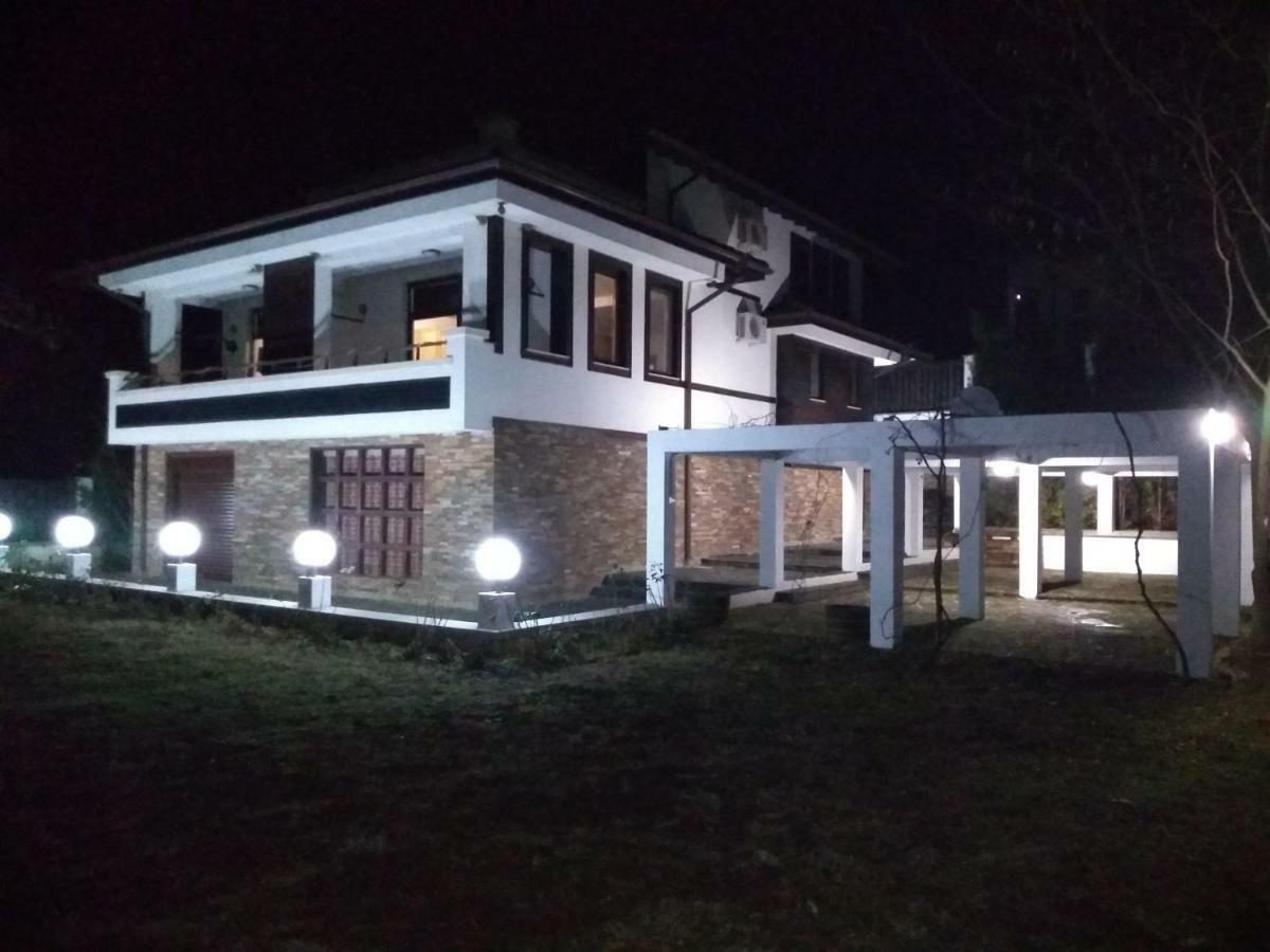 Къща За Гости "Мечта" Lyutibrod Esterno foto